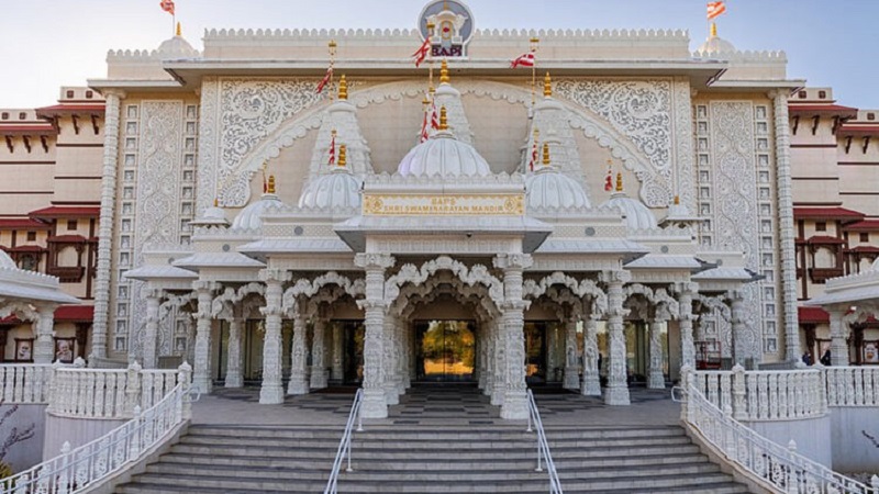 Largest Hindu temple outside India opens in New Jersey; Union Ministers ...